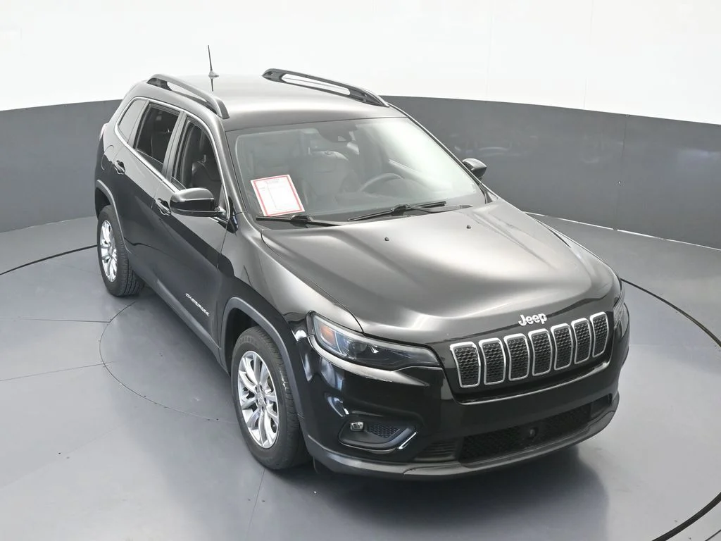 Used 2022 Diamond Black Crystal Pearlcoat Jeep Latitude Lux image 50