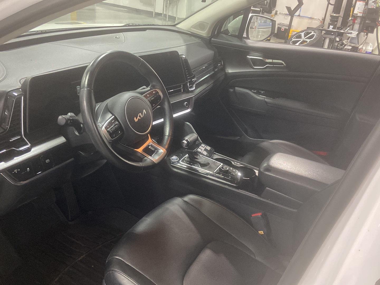 Used 2023 Glacial White Pearl Kia EX image 8