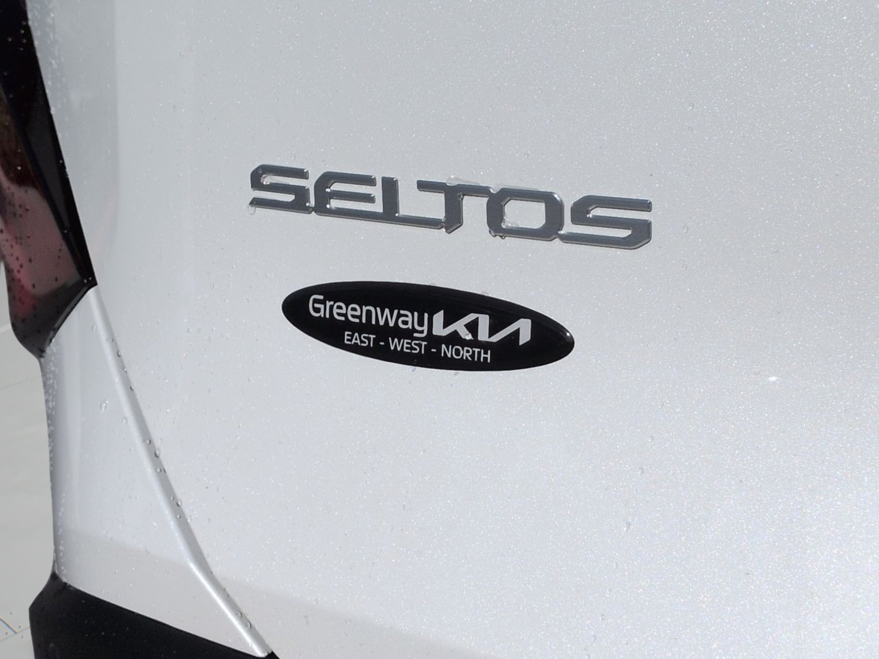 New 2027 Snow White Pearl Kia EX image 40