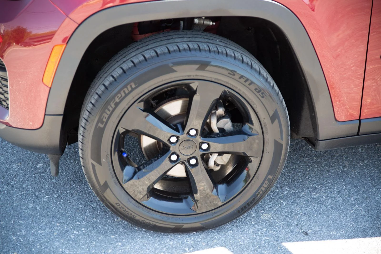 Used 2023 Velvet Red Pearlcoat Jeep Altitude image 9