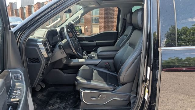 Used 2023  Ford Lariat image 4
