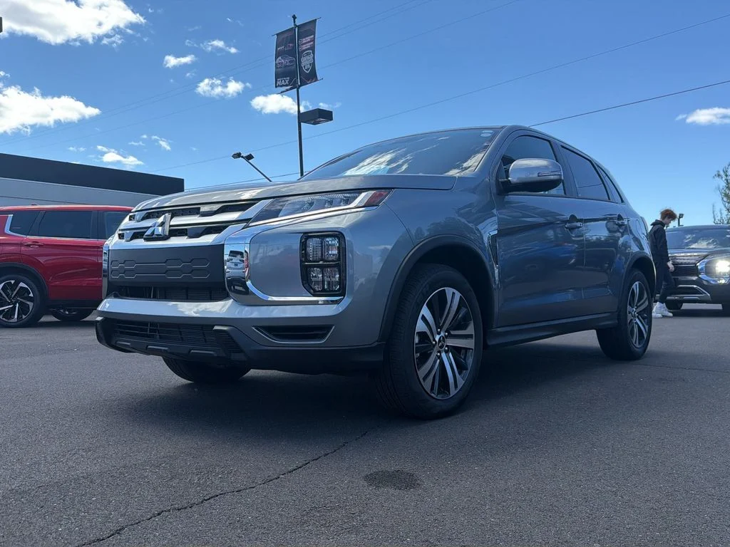New 2026 Mercury Gray Metallic Mitsubishi 2.0 SE image 36