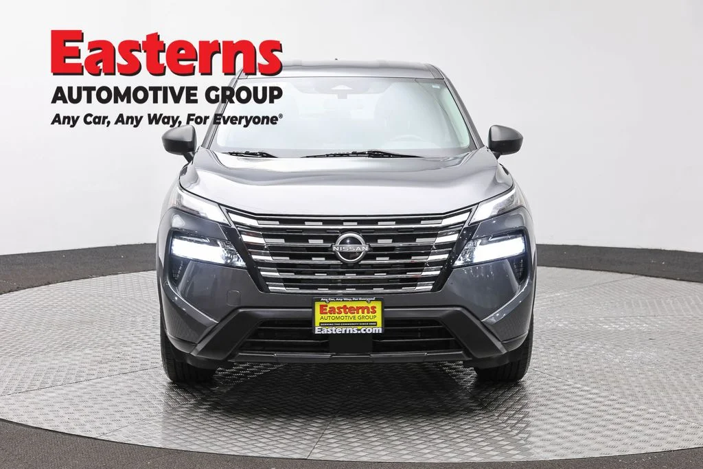 Used 2024 Gray Nissan S image 2