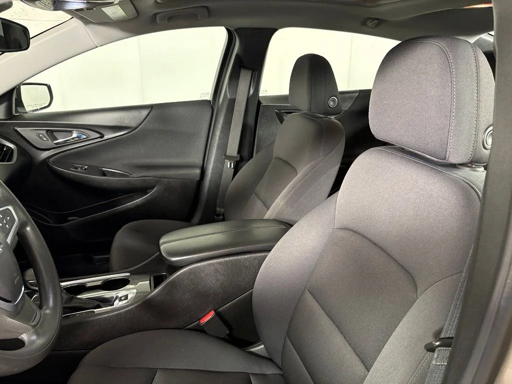 Used 2023 Gray Chevrolet LT image 21