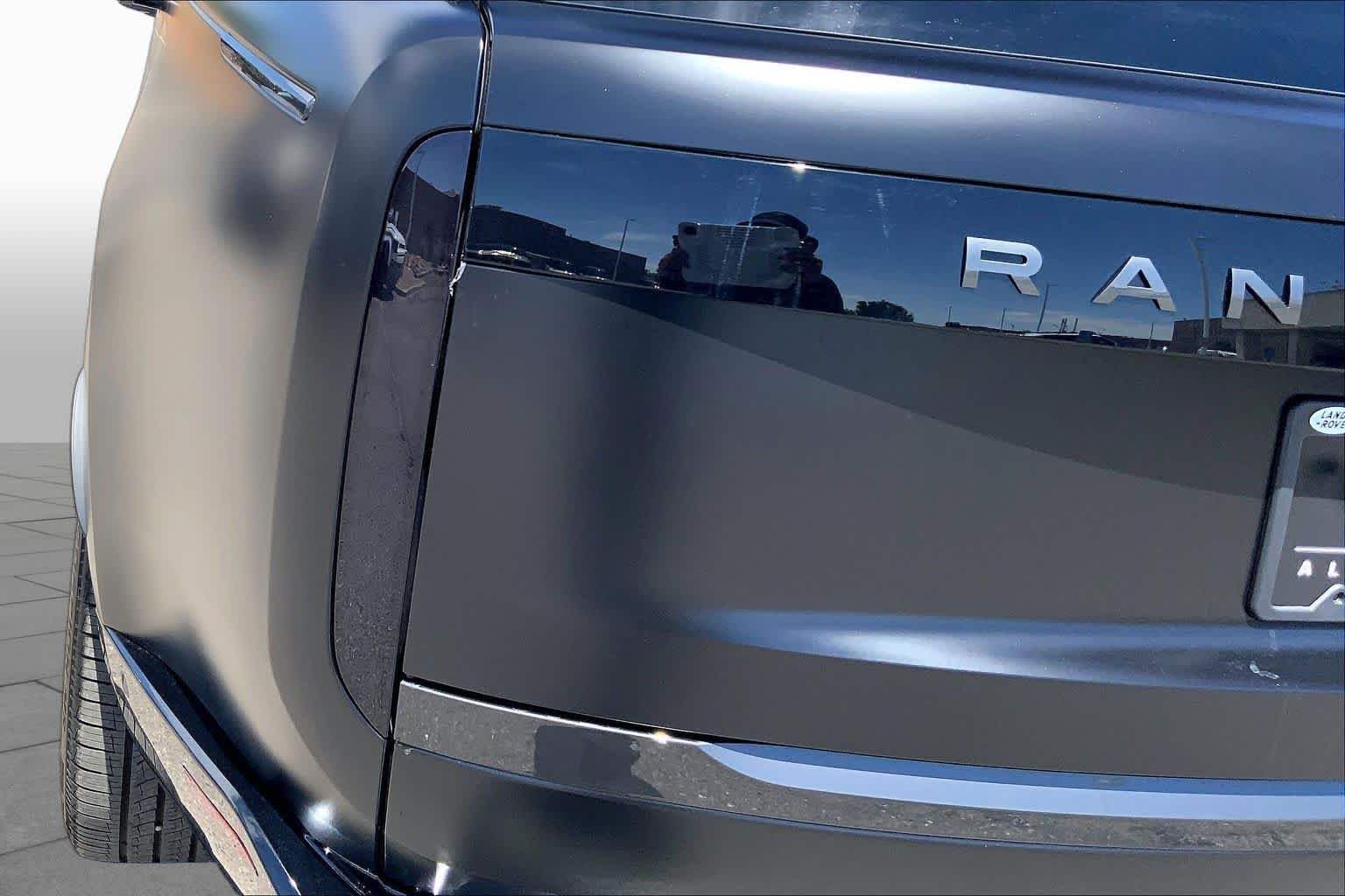 New 2026 Obsidian Black Satin Land Rover SE image 14