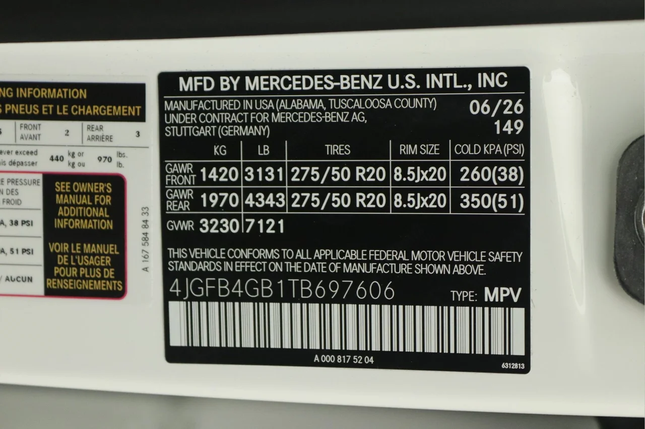 New 2026 Polar White Mercedes-Benz 450e 4MATIC® image 12