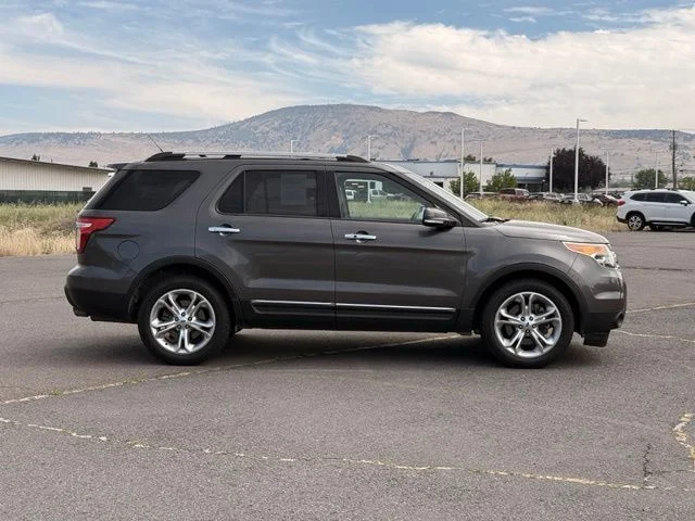 Used 2015 Gray Ford Limited image 6