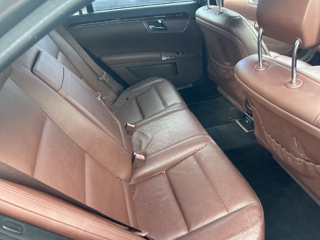 Used 2011 Brown Mercedes-Benz S 550 image 21