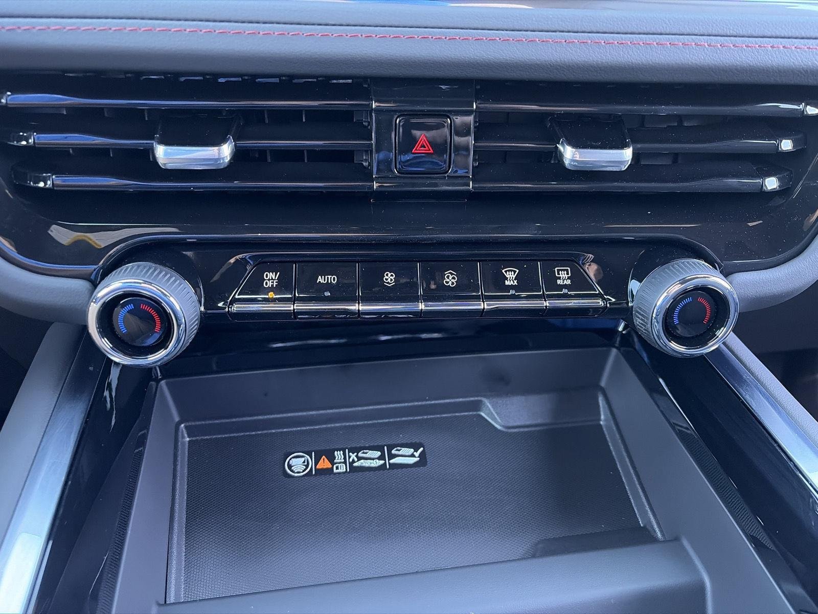2026 Chevrolet Suburban RST - Photo 28