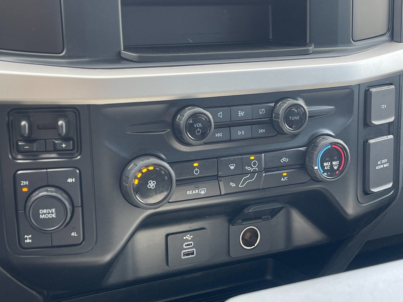 Used 2024 Gray Ford XL image 21