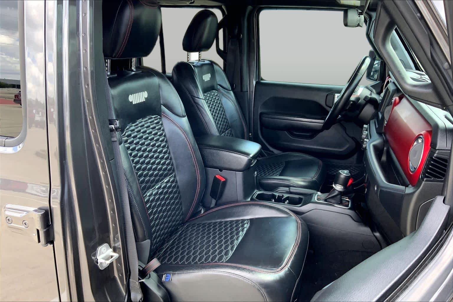 Used 2021 Granite Crystal Metallic Clearcoat Jeep Rubicon image 9