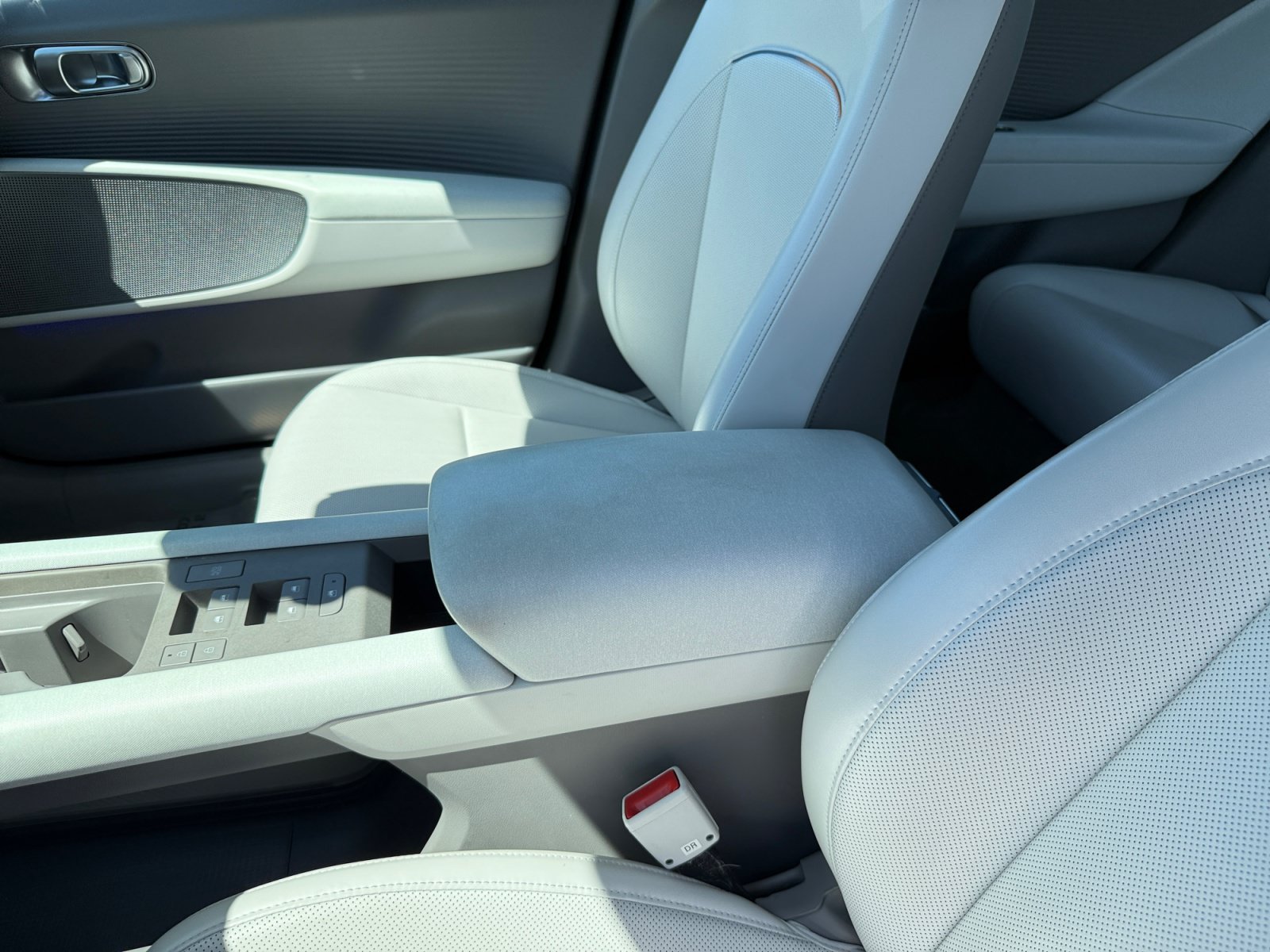 Used 2023 White Hyundai SEL image 14