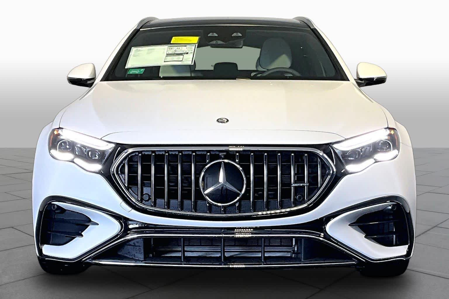 New 2026 MANUFAKTUR Moonlight White Magno Mercedes-Benz AMG® E 53 E image 2