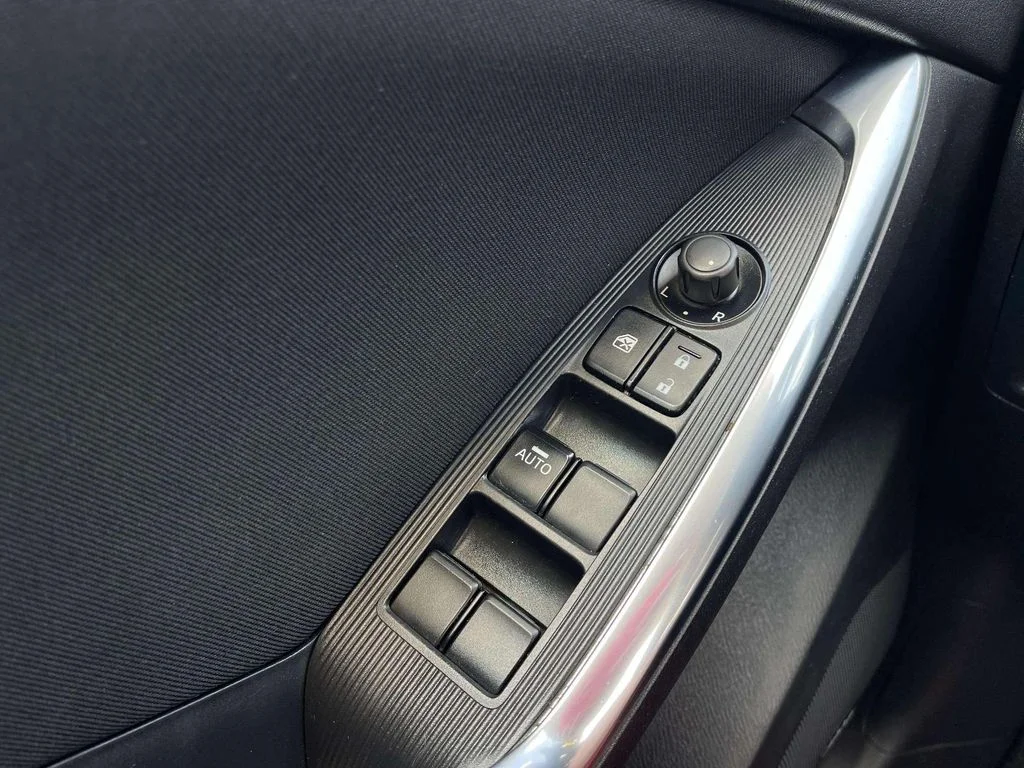 Used 2014 Liquid Silver Metallic Mazda Touring image 20