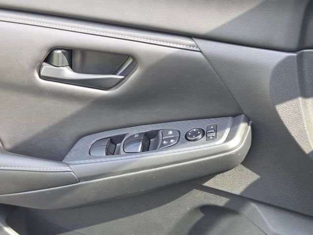 Used 2025 Gray Nissan S image 26
