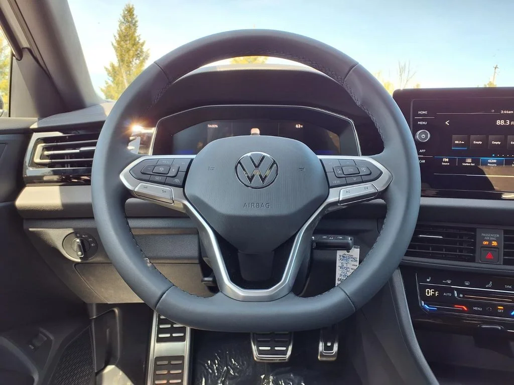 New 2026 Pyrite Silver Metallic Volkswagen 1.5T Sport image 10