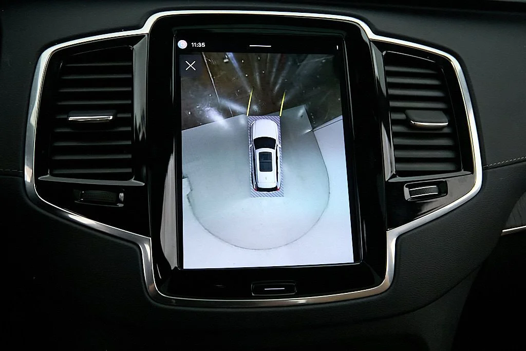 Certified Used 2023 Crystal White Volvo Ultimate image 35