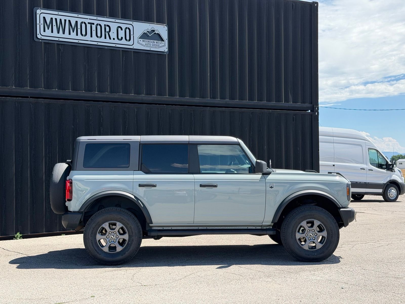 View vehicle photo 6