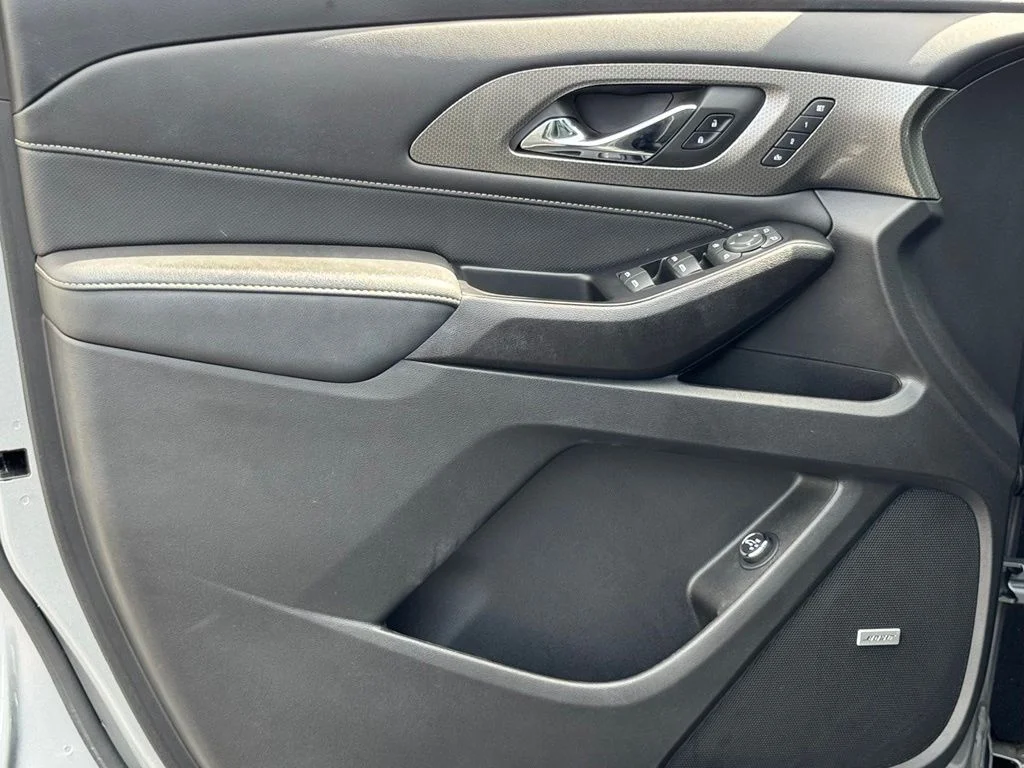 Used 2023 Gray Chevrolet Premier image 18