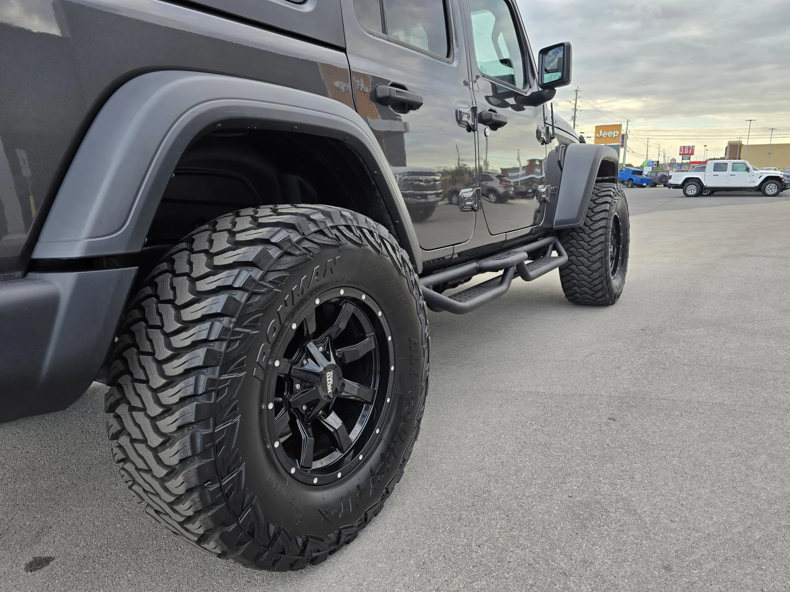 Used 2020 Granite Crystal Metallic Clearcoat Jeep Willys image 18