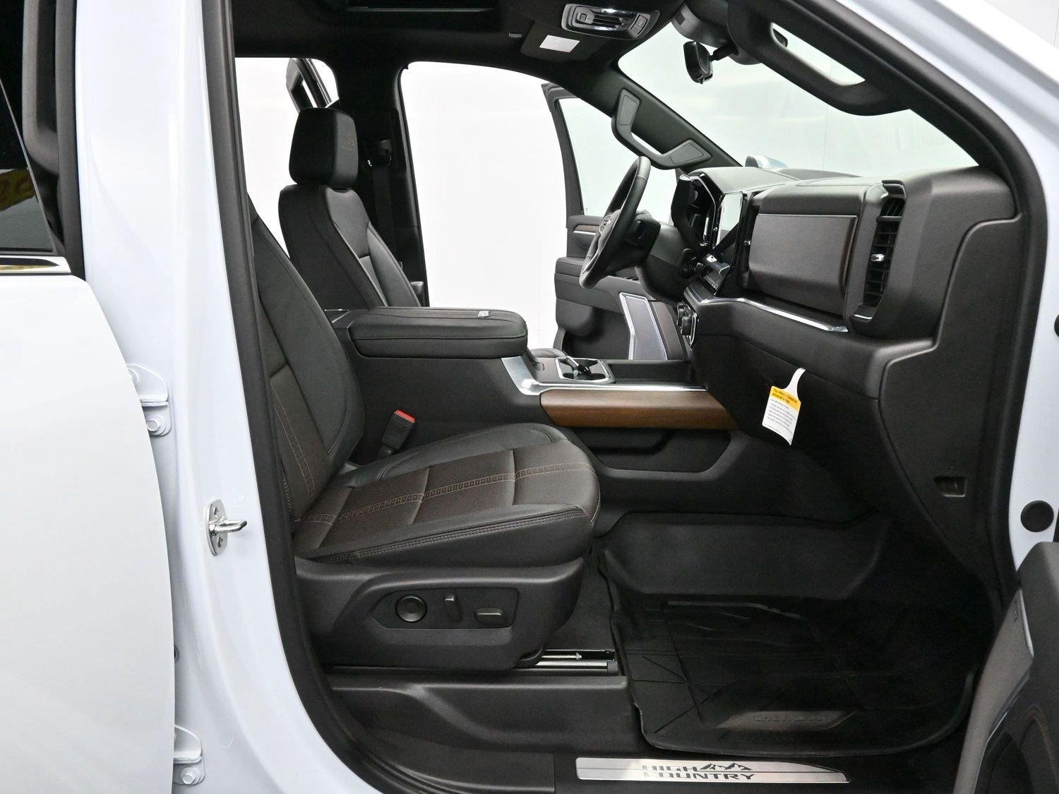 Used 2026 Polar White Tricoat Chevrolet High Country DRW image 31