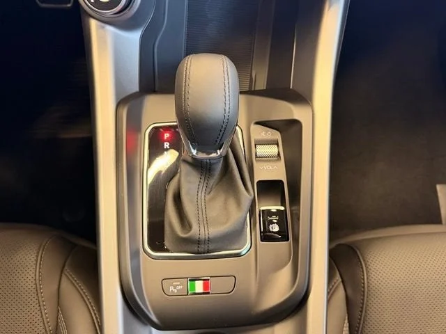 Used 2026 Verde Monza Alfa Romeo Base image 19