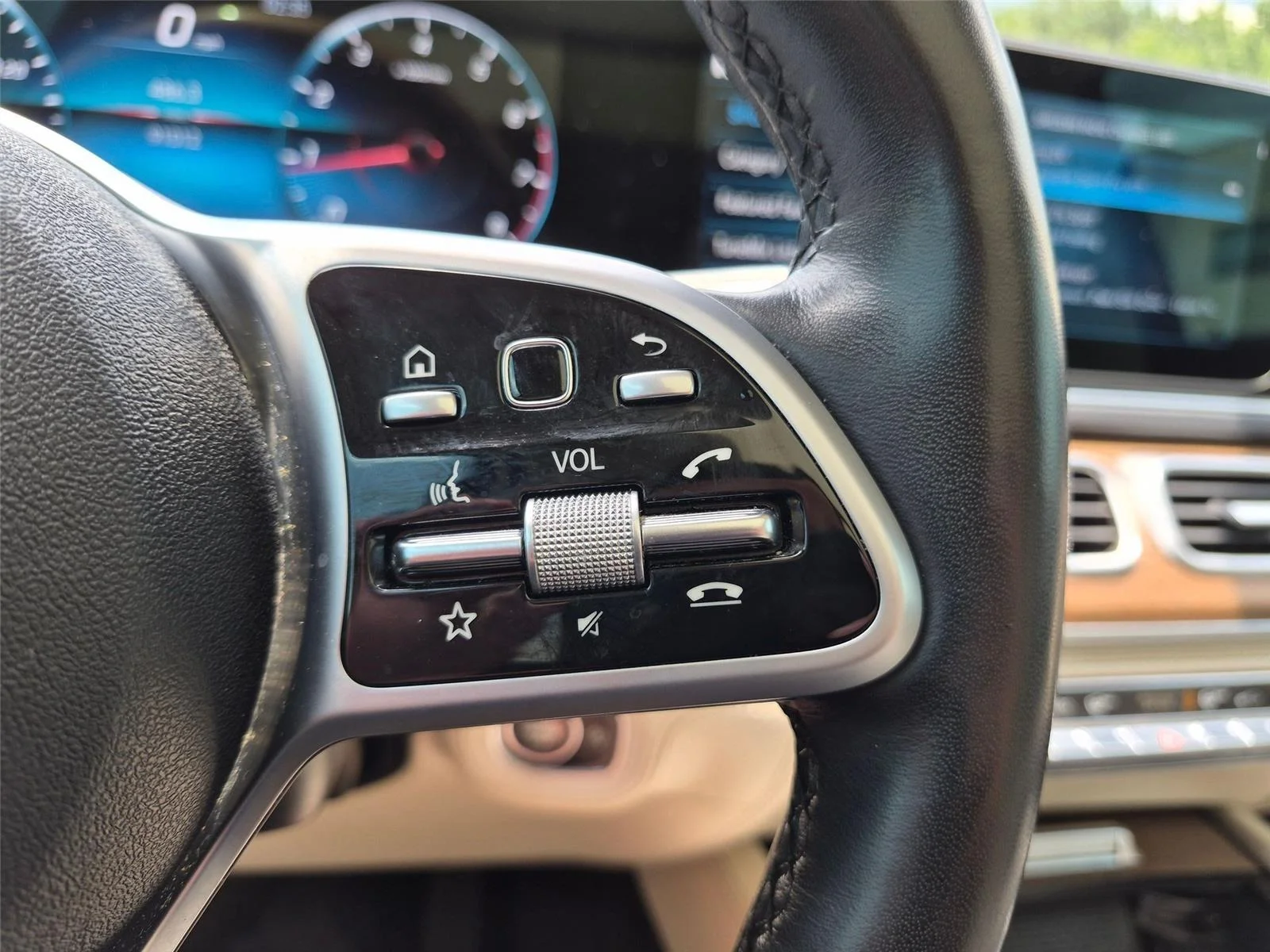 Used 2021 Selenite Grey Metallic Mercedes-Benz GLS 450 image 17
