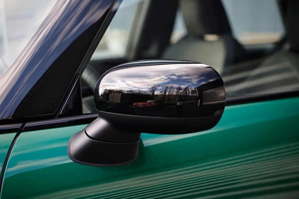 New 2026 British Racing Green Met MINI Signature Plus image 13