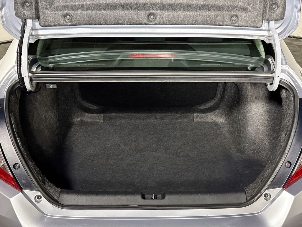 Used 2019 Silver Honda LX image 20