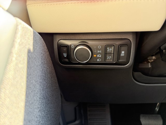 Used 2023 Black Ford Premium image 26
