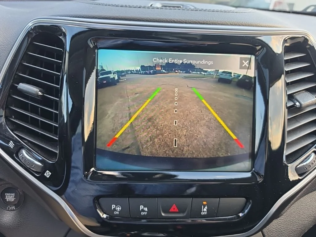 Used 2021 Silver Jeep Limited image 34