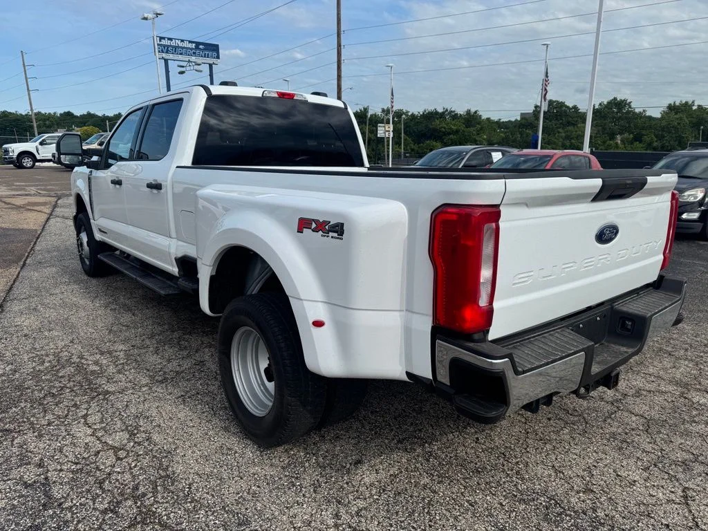 Certified Used 2025 Oxford White Ford XLT image 5