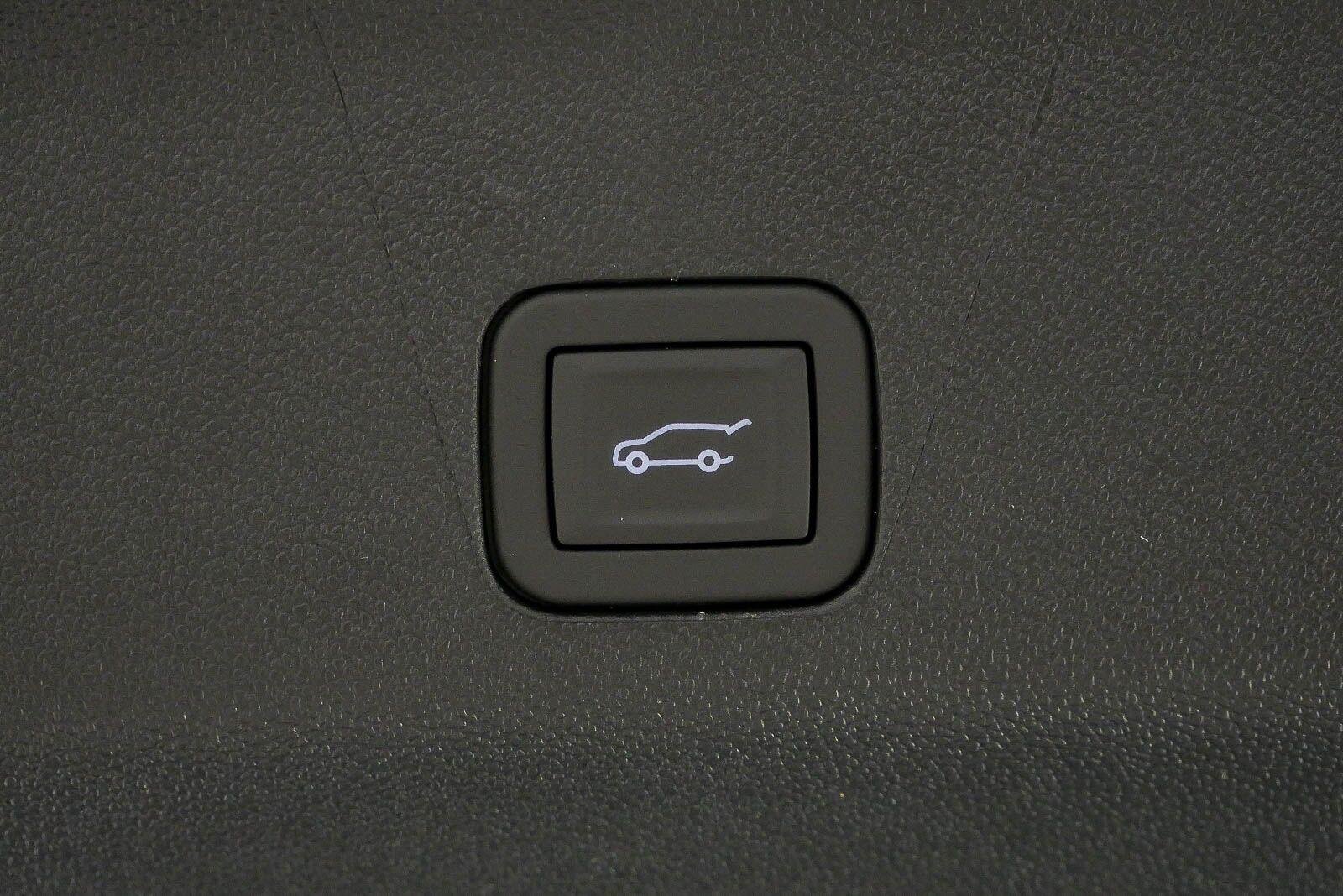 2026 GMC Yukon Denali Ultimate - Photo 33