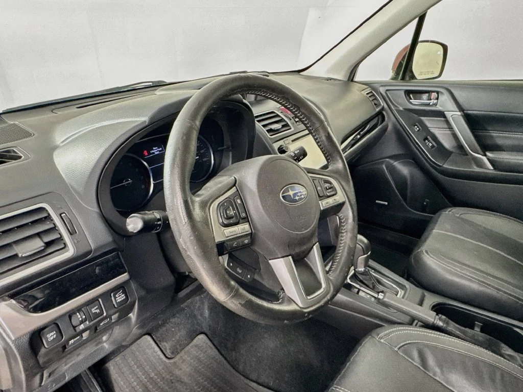 Used 2017 Venetian Red Pearl Subaru 2.5i Touring image 10
