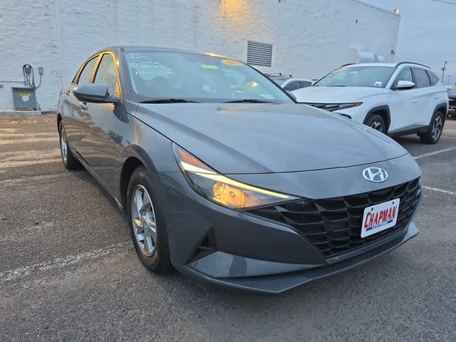 2023 Hyundai Elantra SE