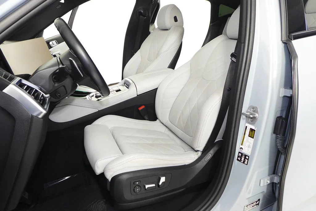 Used 2024 Gray BMW xDrive40i image 21