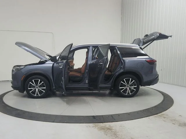 Used 2025 Blue INFINITI Sensory image 12