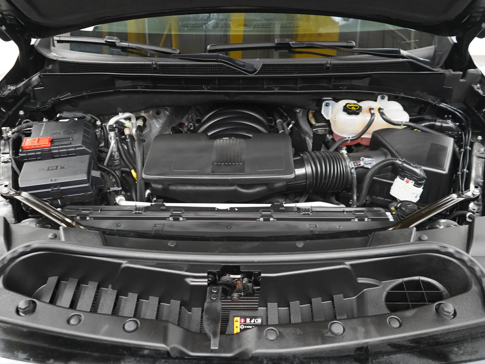 Used 2025 Onyx Black GMC 4WD 4dr AT4 image 33