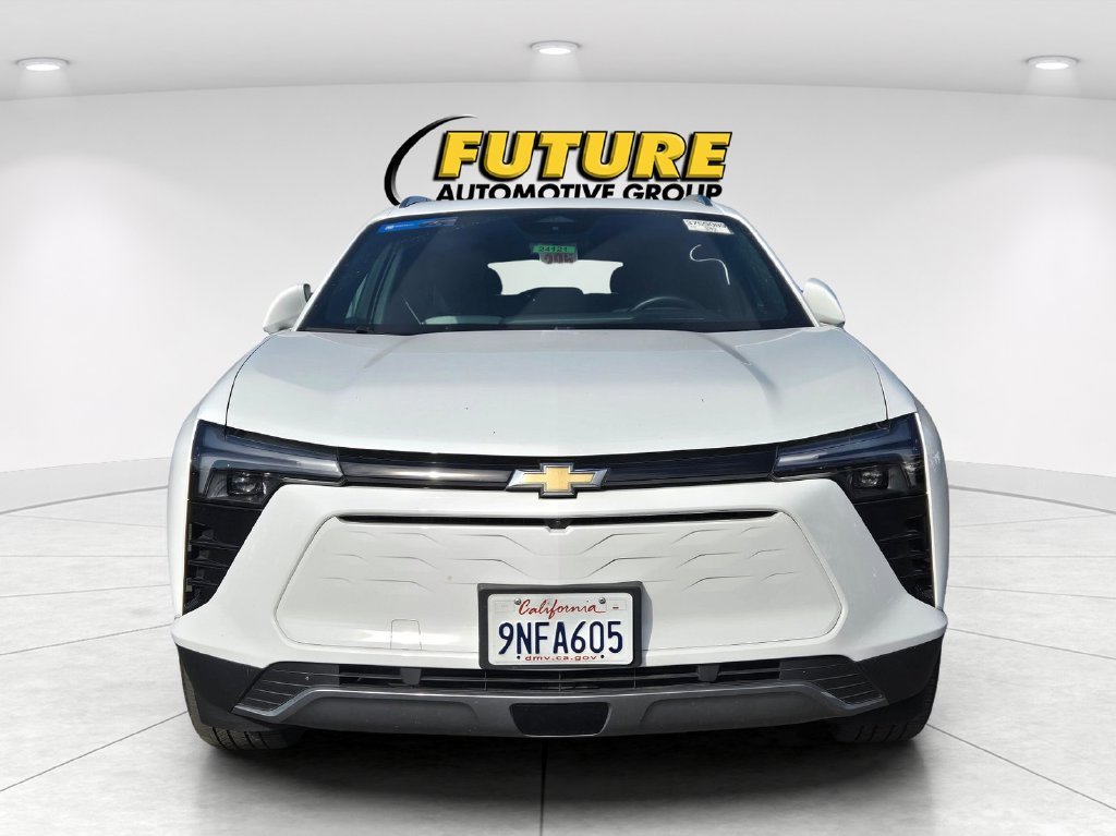 Used 2024 White Chevrolet LT image 2