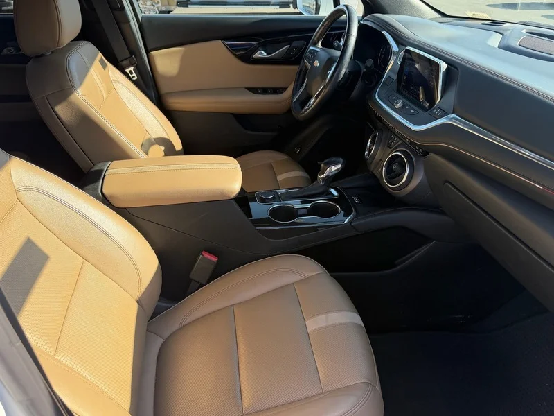 Used 2019 SUMMIT WHITE Chevrolet Premier image 19