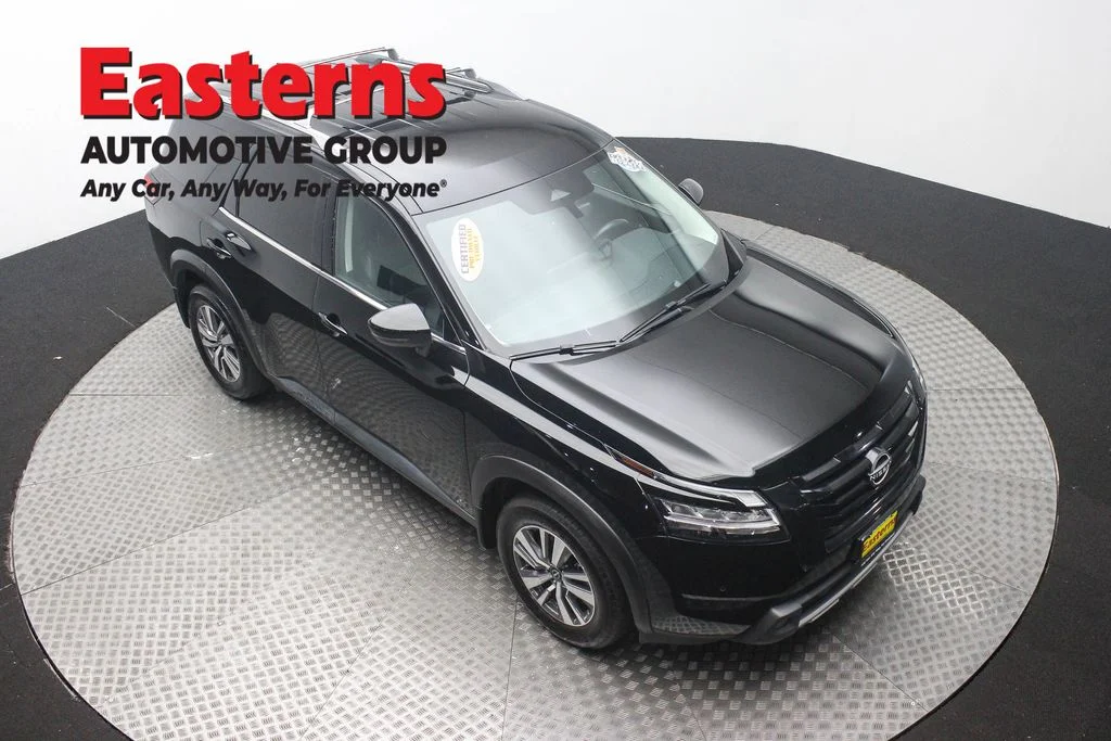 Used 2023 Black Nissan SL image 3