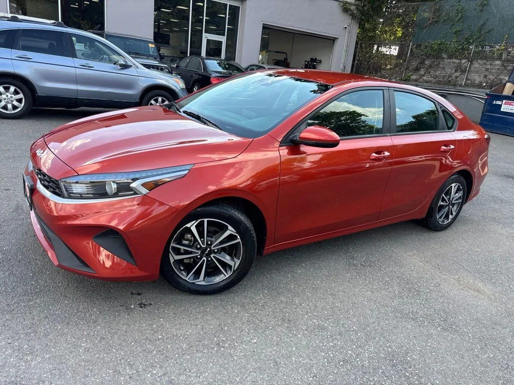 Used 2023 Red Kia LXS image 1