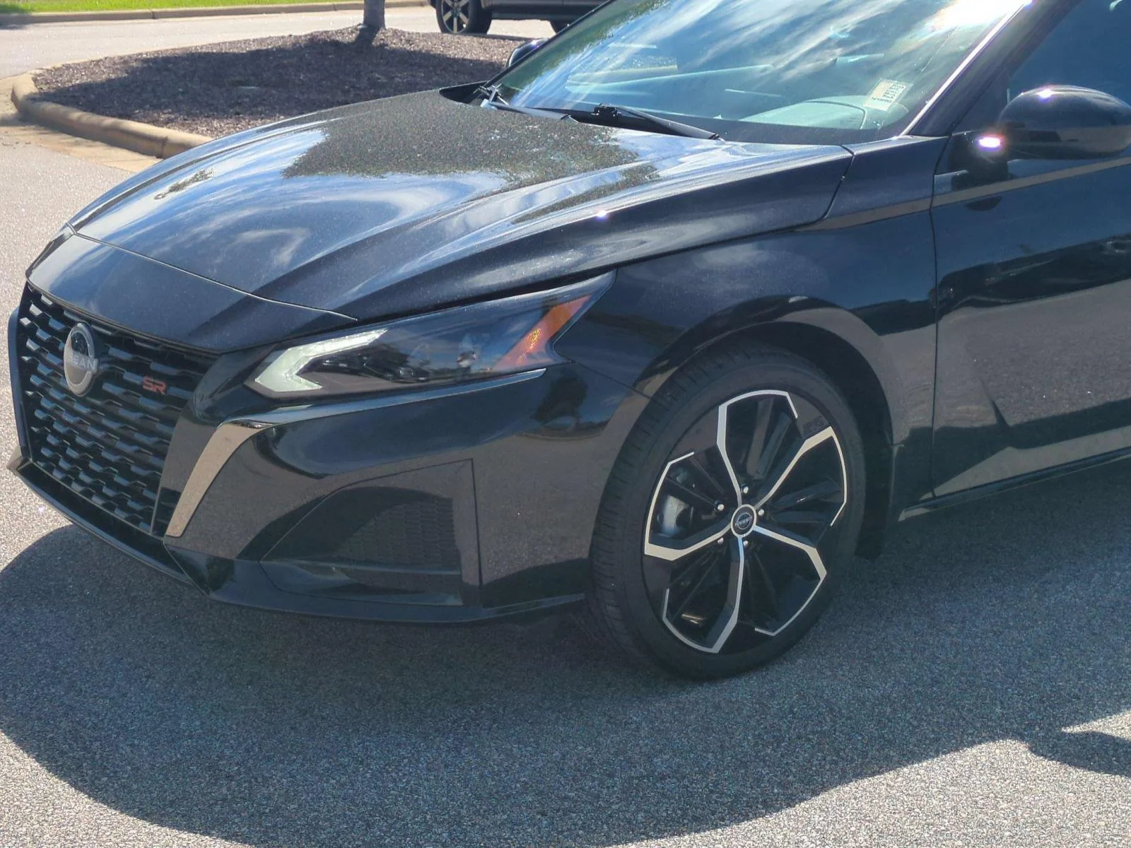 Used 2025 Super Black Nissan SR image 9