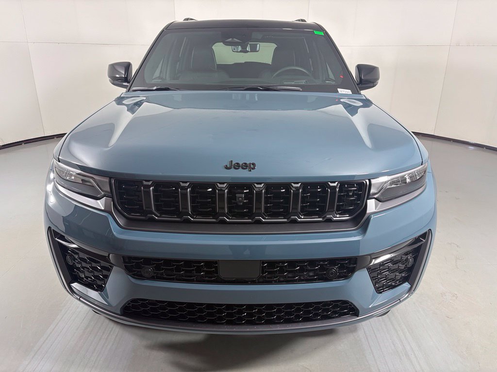 New 2027 Steel Blue Paint Jeep Summit image 3