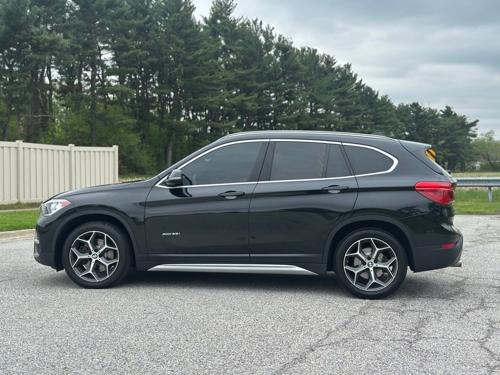 Used 2018 Black Sapphire Metallic BMW xDrive28i image 6