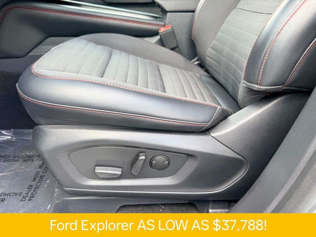Used 2025 Gray Ford ST-Line image 14