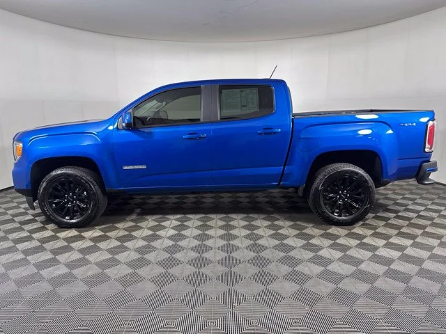 Used 2022 Blue Metallic GMC Elevation image 7