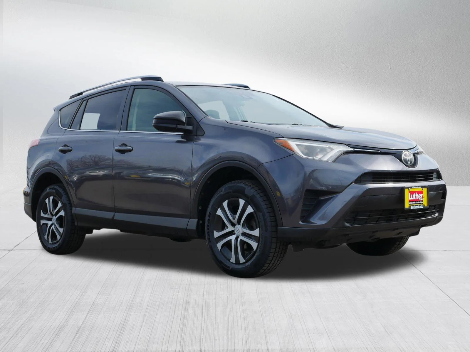 2017 Toyota RAV4 LE AWD's photo