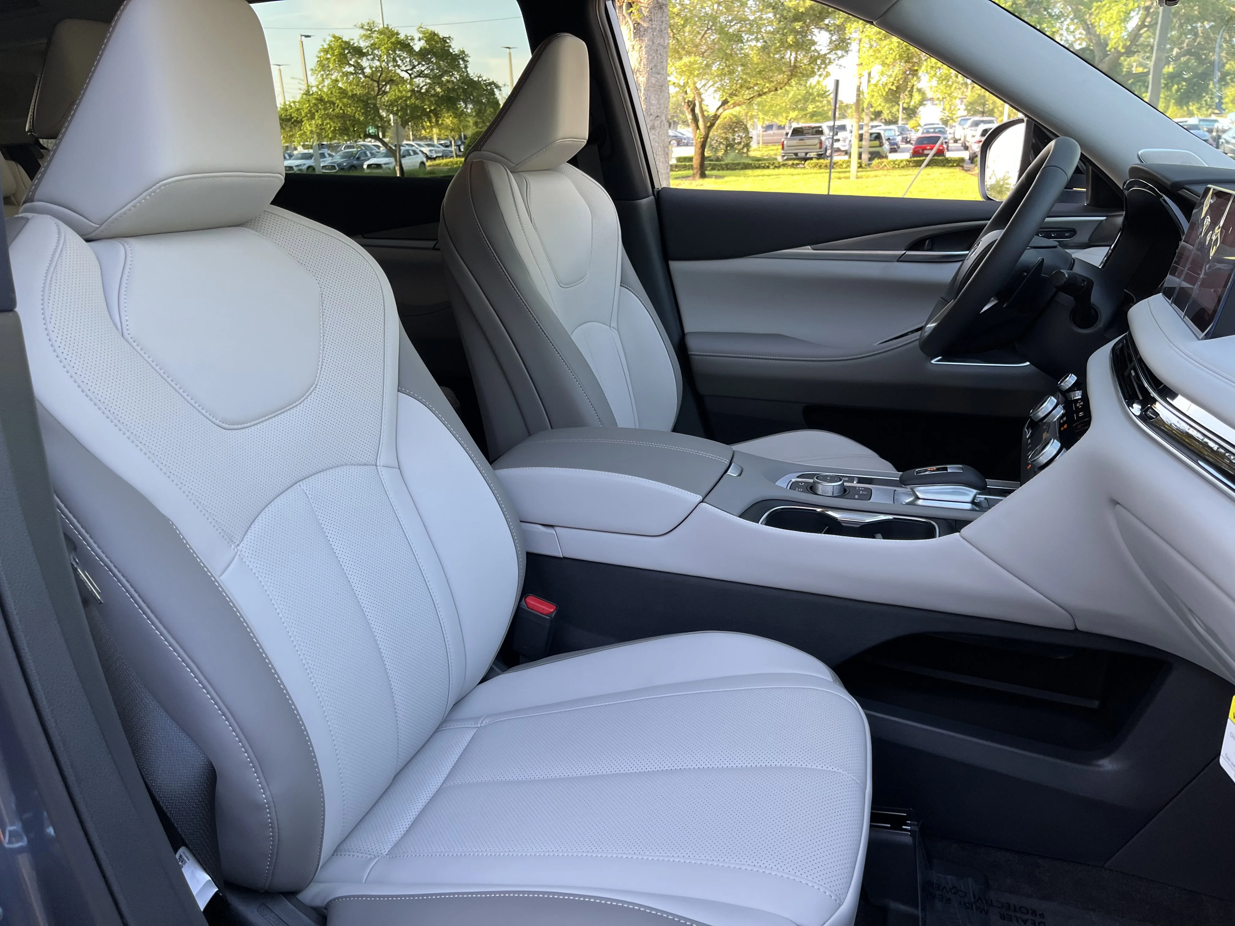 New 2027 Moonbow Blue INFINITI LUXE image 22