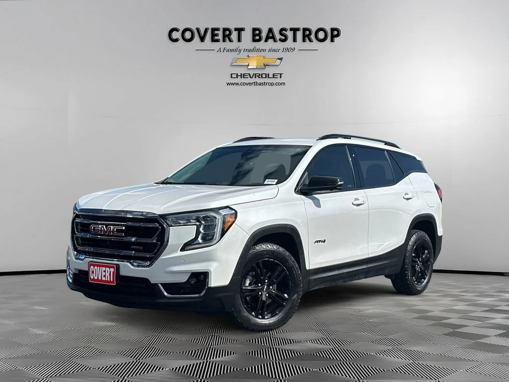 Used 2024 White GMC AT4 image 1